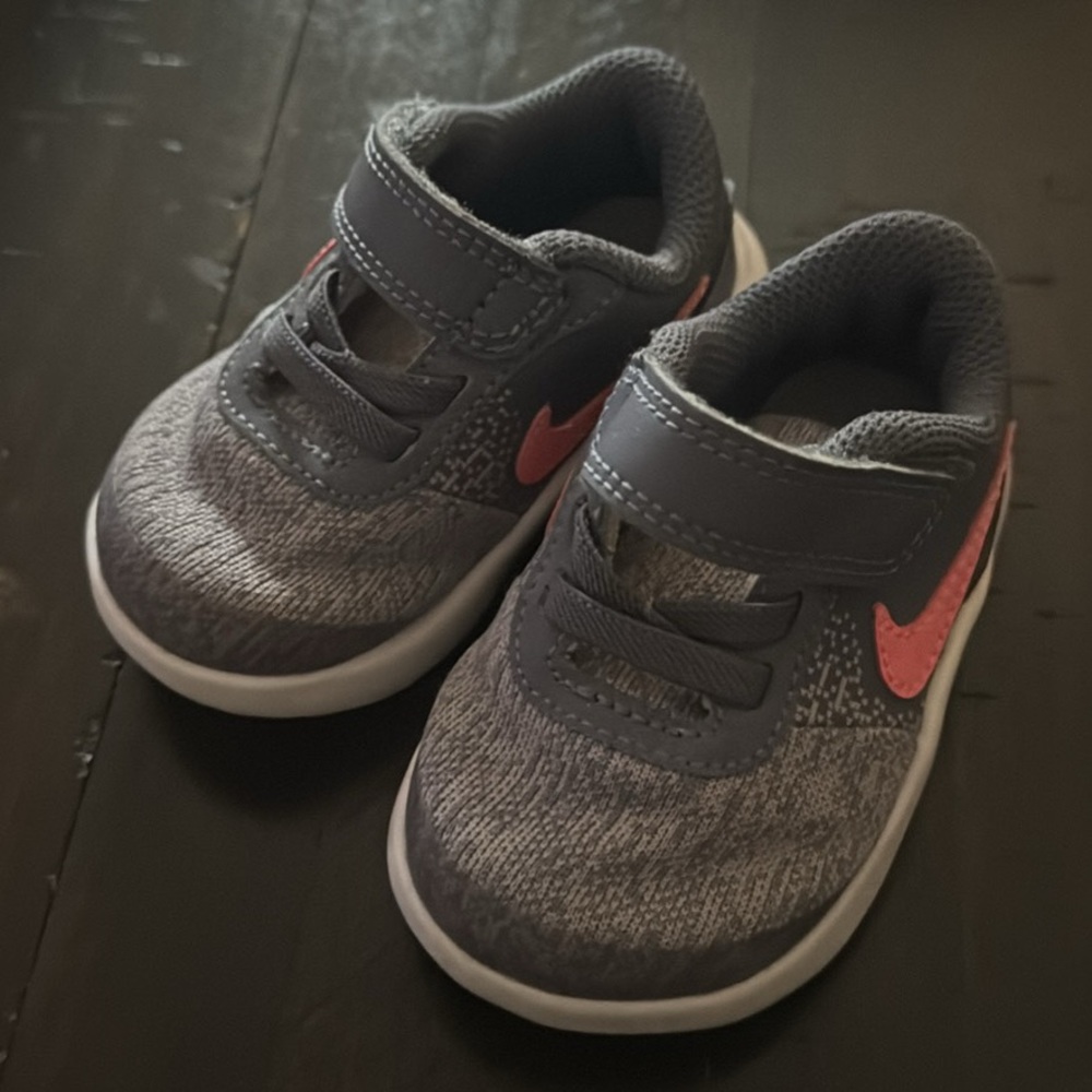Nike toddler sneakers